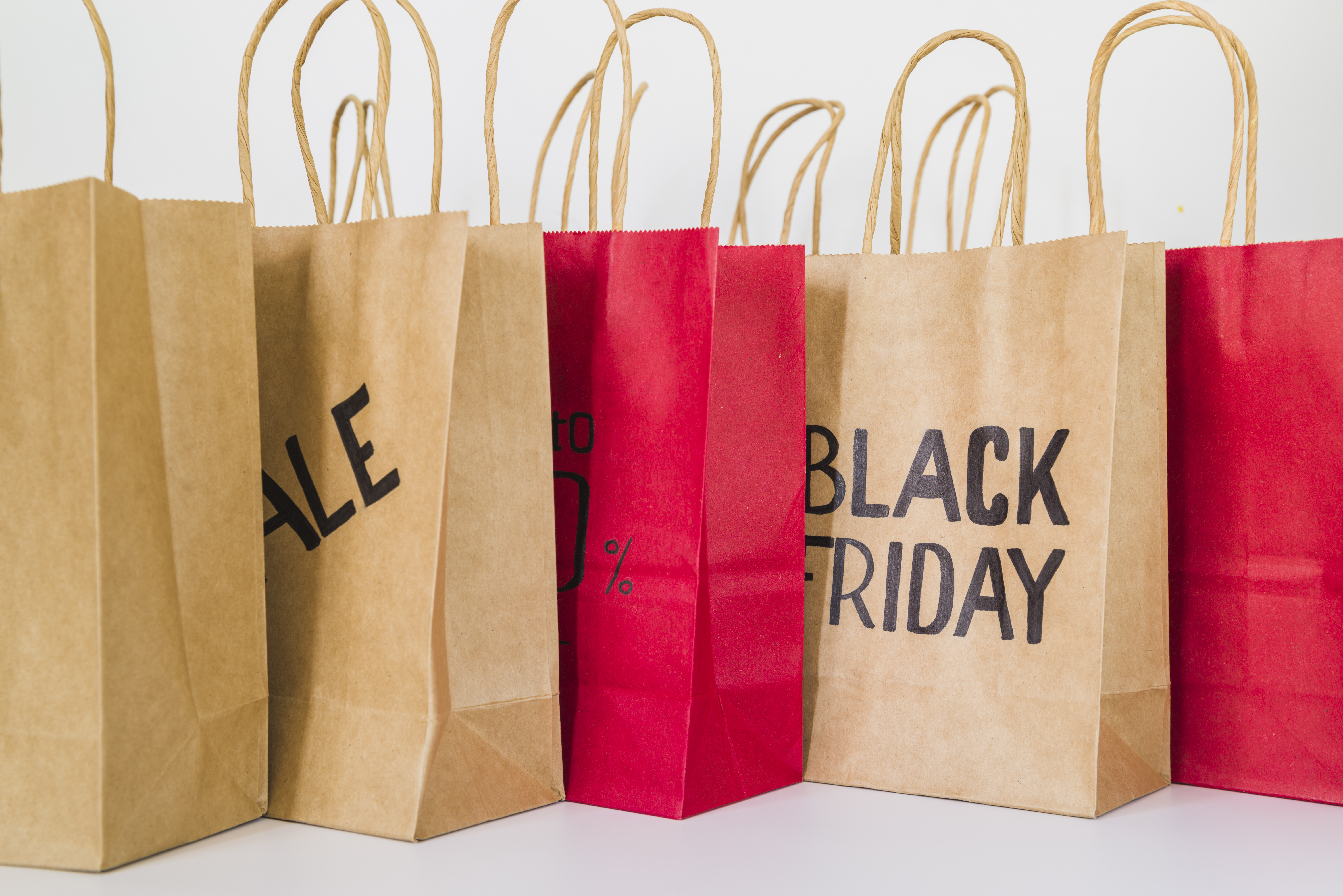 American Retailers Leave Consumers Exposed to Email Fraud Amid Holiday Shopping Season | Proofpoint US American Retailers Leave Consumers Exposed to Email Fraud Amid Holiday Shopping Season | Proofpoint US
