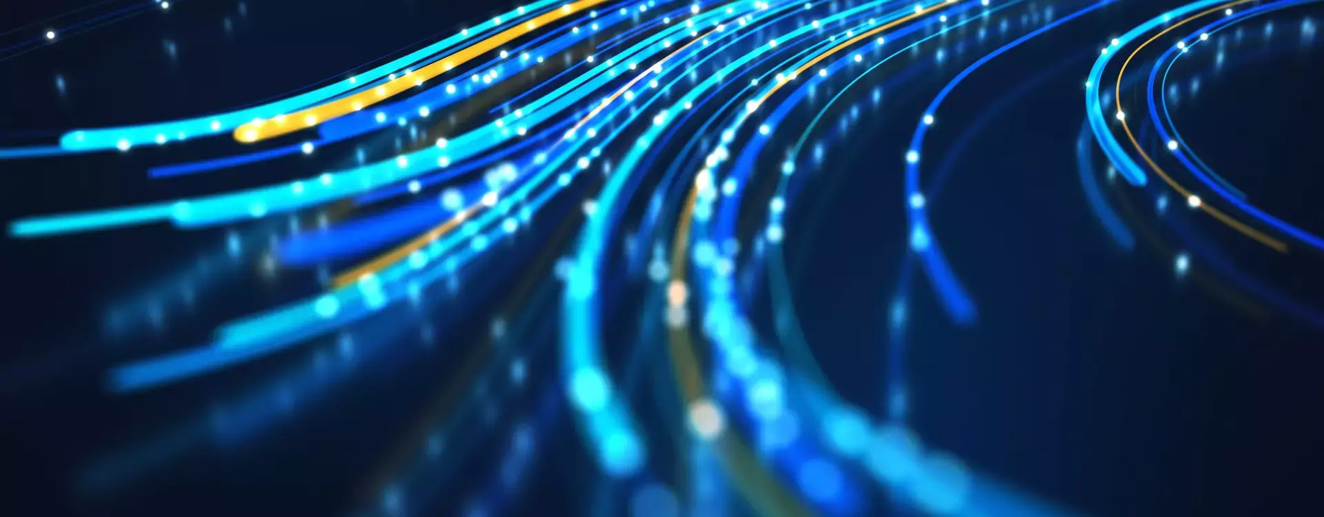 نمایی از شبکه‌های فیبر نوری، نمادی از ارتباطات و جاسوسی‌های سایبری پیچیده.