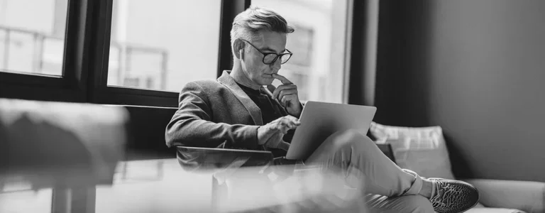 man-looking-at-laptop-screen