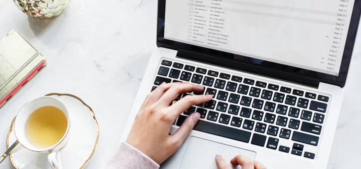 How does email spoofing work?